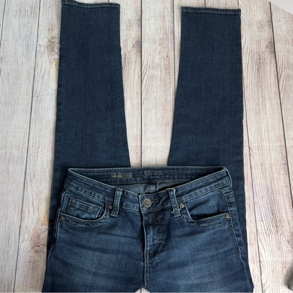 Kut From The Kloth Straight Leg Jeans 2 - Picture 3 of 8